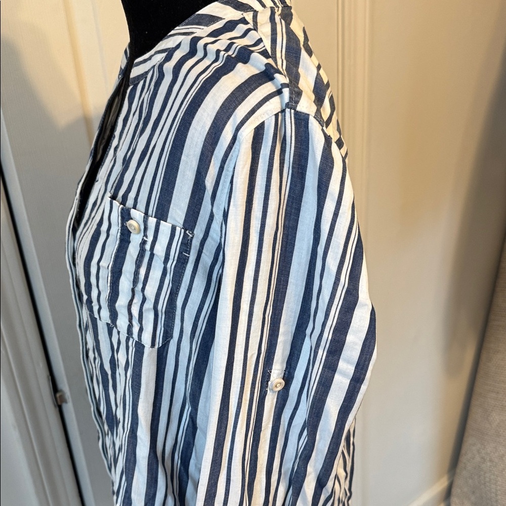 Tommy Bahama Blue White Striped Roll Tab Sleeve Shirt Women XS Casual Top - Picture 11 of 13
